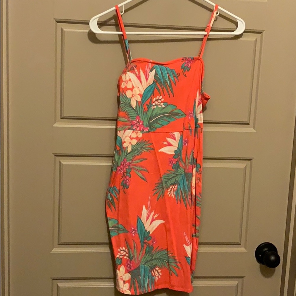 Fitted floral mini dress